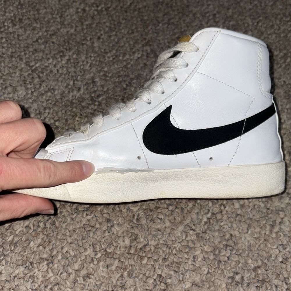Nike White High-Top Sneakers with Black Swoosh - Picture 3 of 7